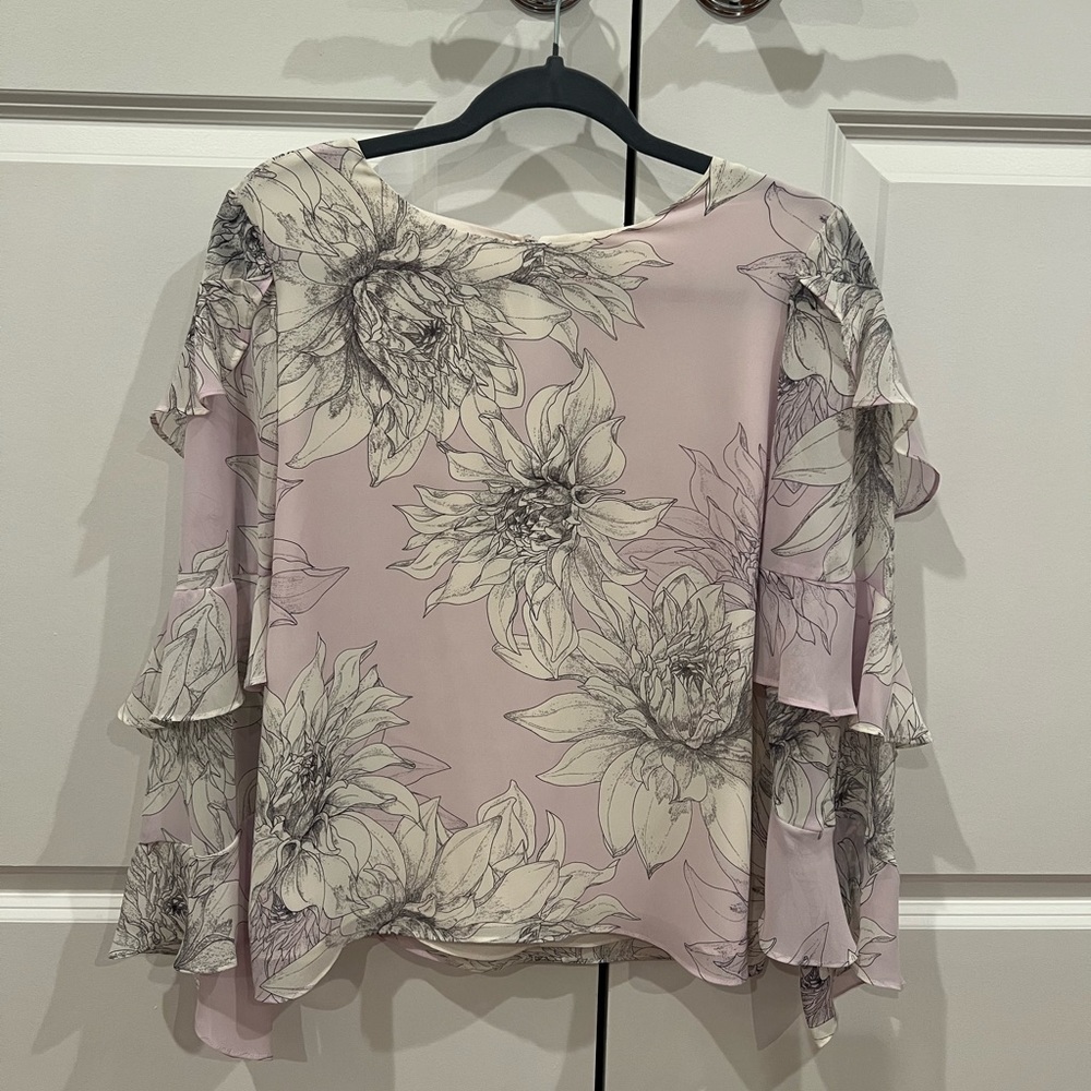 Vince Camuto Lavendar Floral Blouse - Size XS
